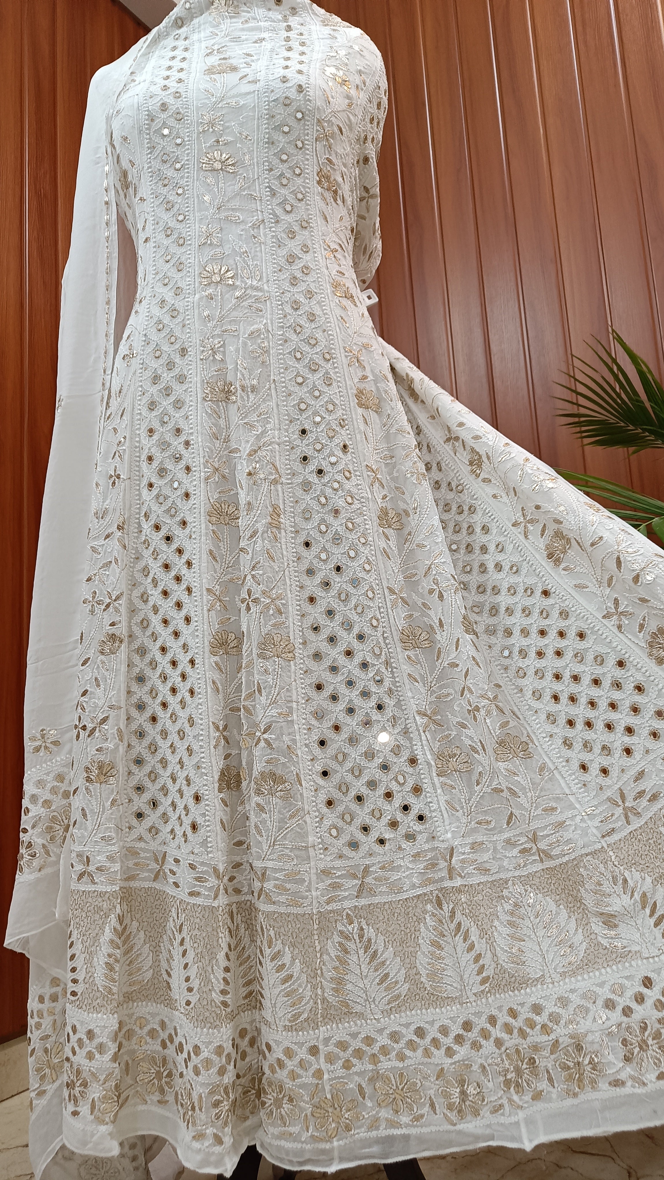 White chicken hot sale anarkali