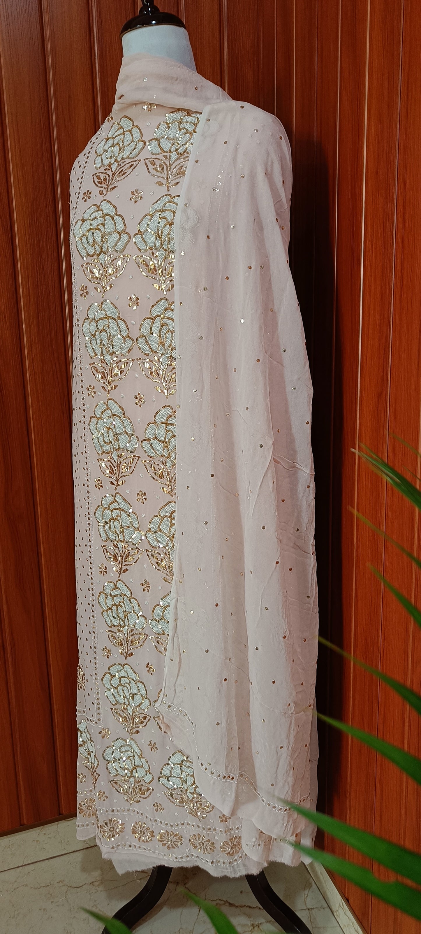 Ruhani Pink Badla and Pearl Embroidered Kurta & Dupatta Set