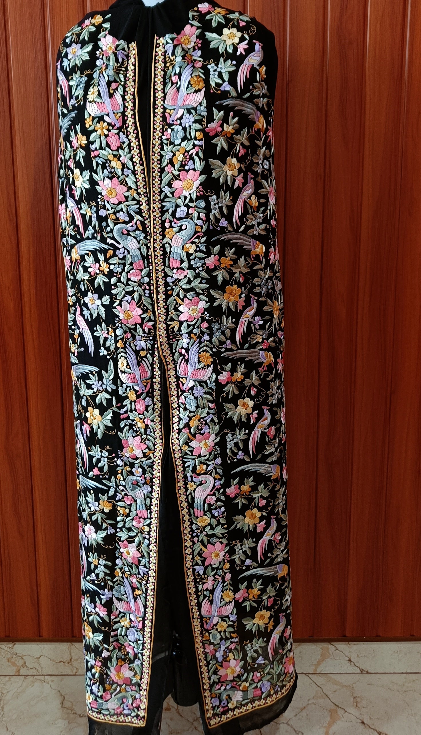 Black-Beauty Kashmiri Jacket with Sozni Hand-Embroidered Paisleys And  Flowers All-Over | Exotic India Art